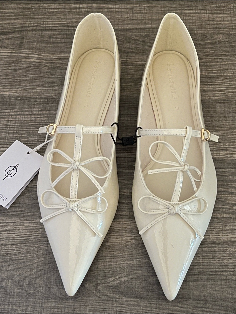 STRADIVARIUS Pointed Flat Bow Shoes Women’s -Size 9